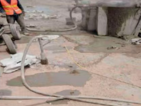 定边水泥混凝土路面板底注浆技术 路面脱空注浆整治方案